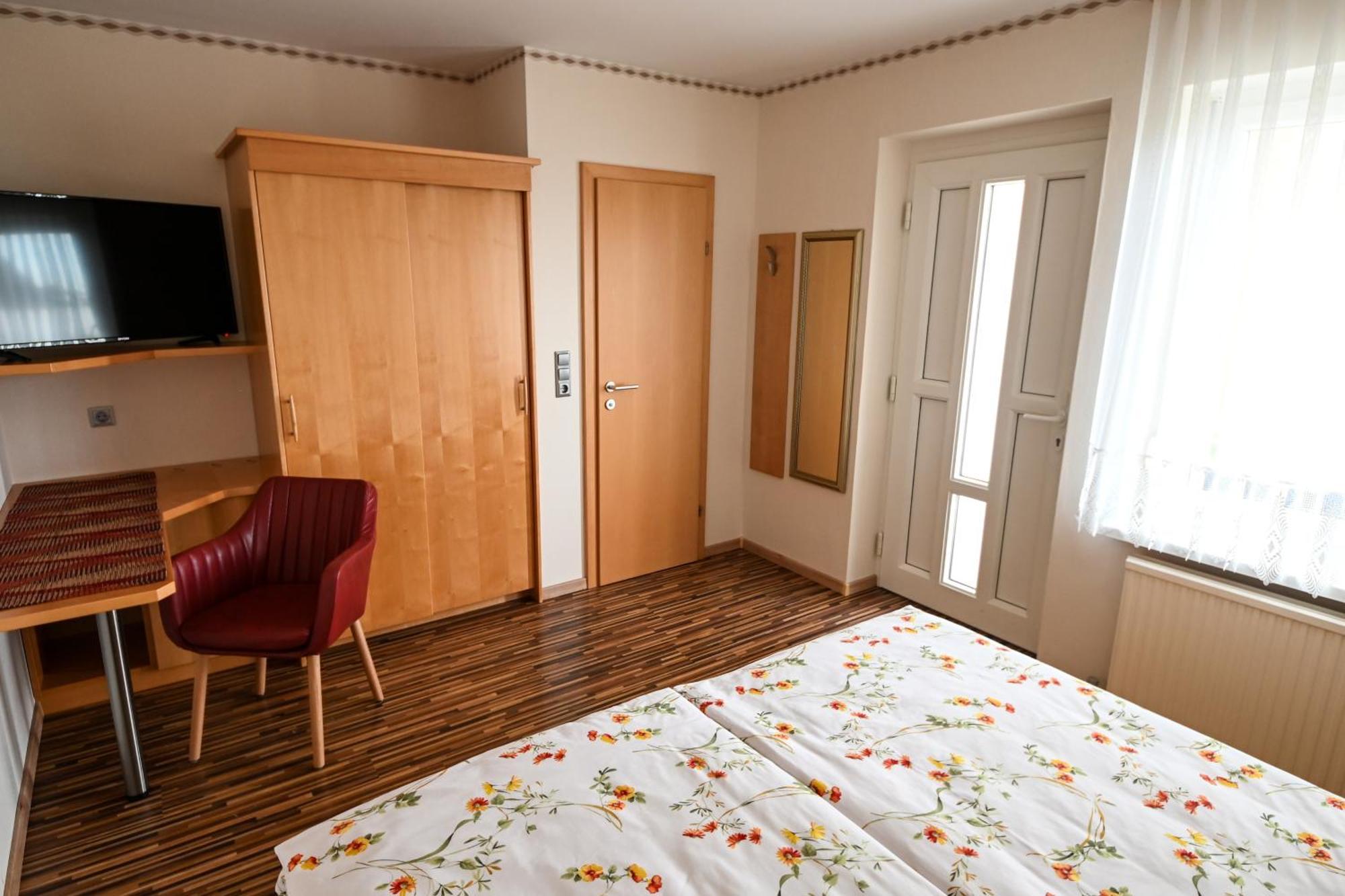 Gaestehaus Zum See 일미츠 외부 사진